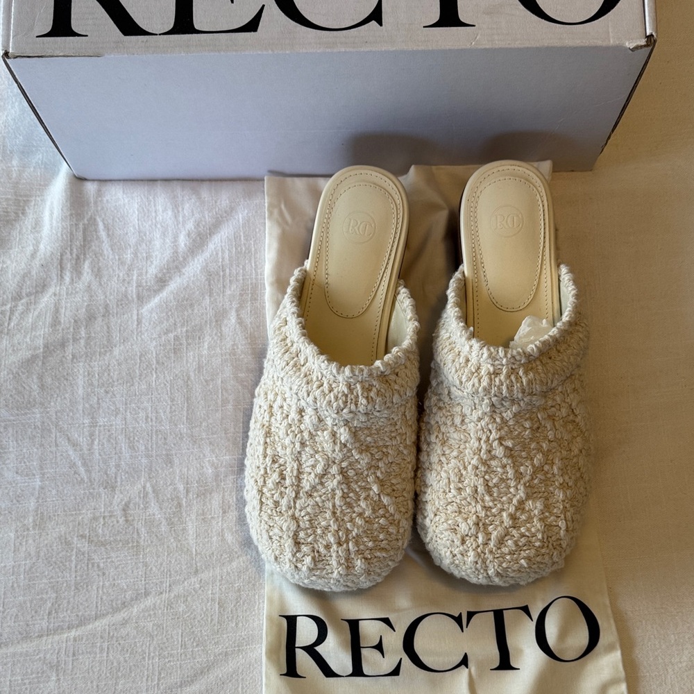 Recto Cream Textured Clog